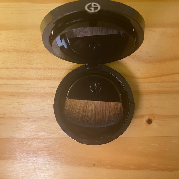 Giorgio Armani Luminous Silk Glow Fusion Powder - Shade: 7 - Picture 12 of 13